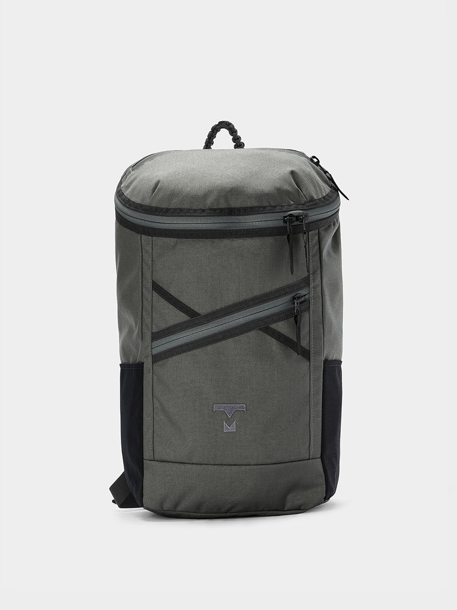 MILTHREAD Bold top load 20L everyday backpack in foliage