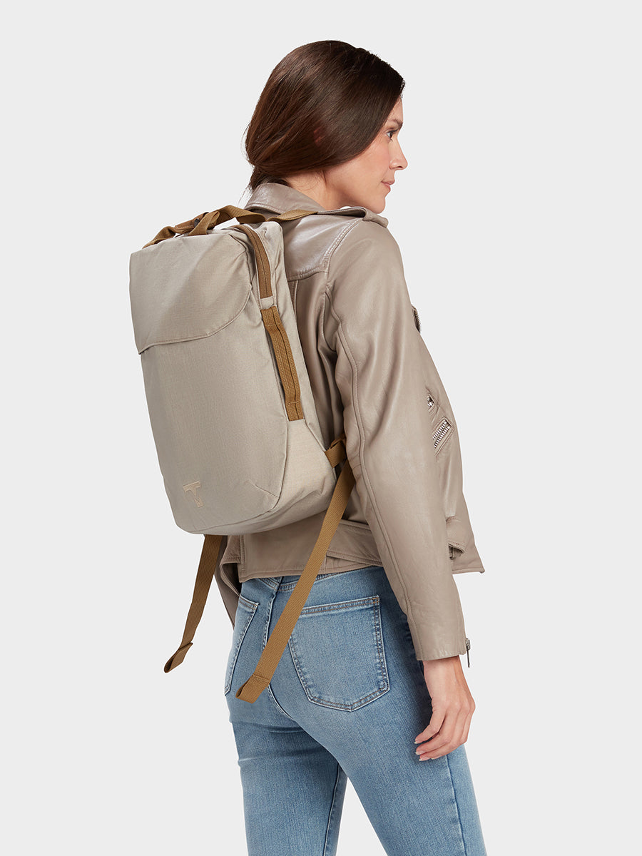MILTHREAD Downwind everyday light backpack 8L in sand