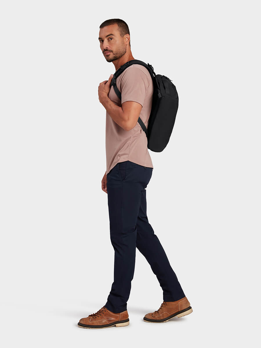 MILTHREAD Sparrow 8L EDC messenger bag in black