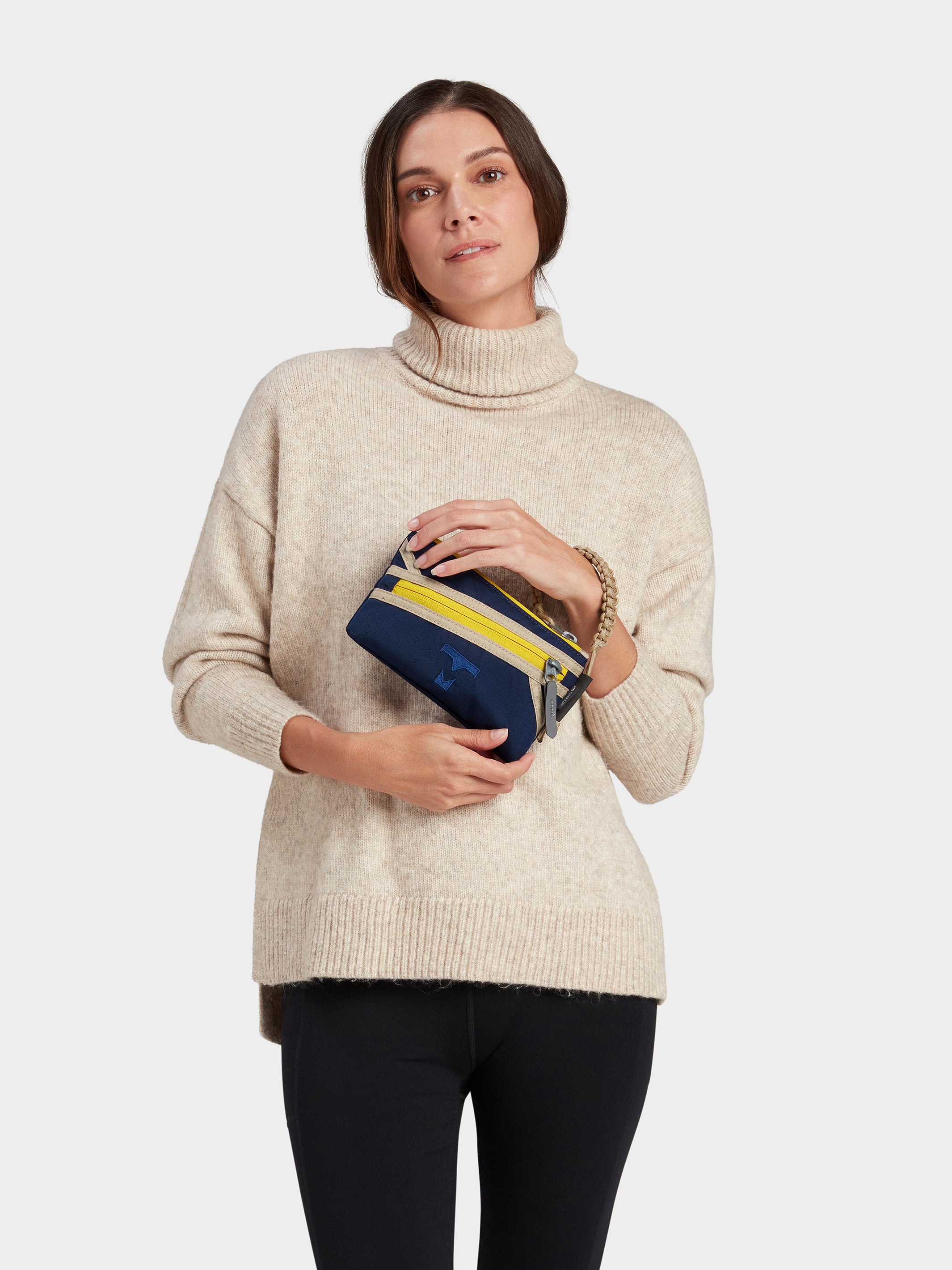 MILTHREAD Zest wristlet wallet in Midnight on model