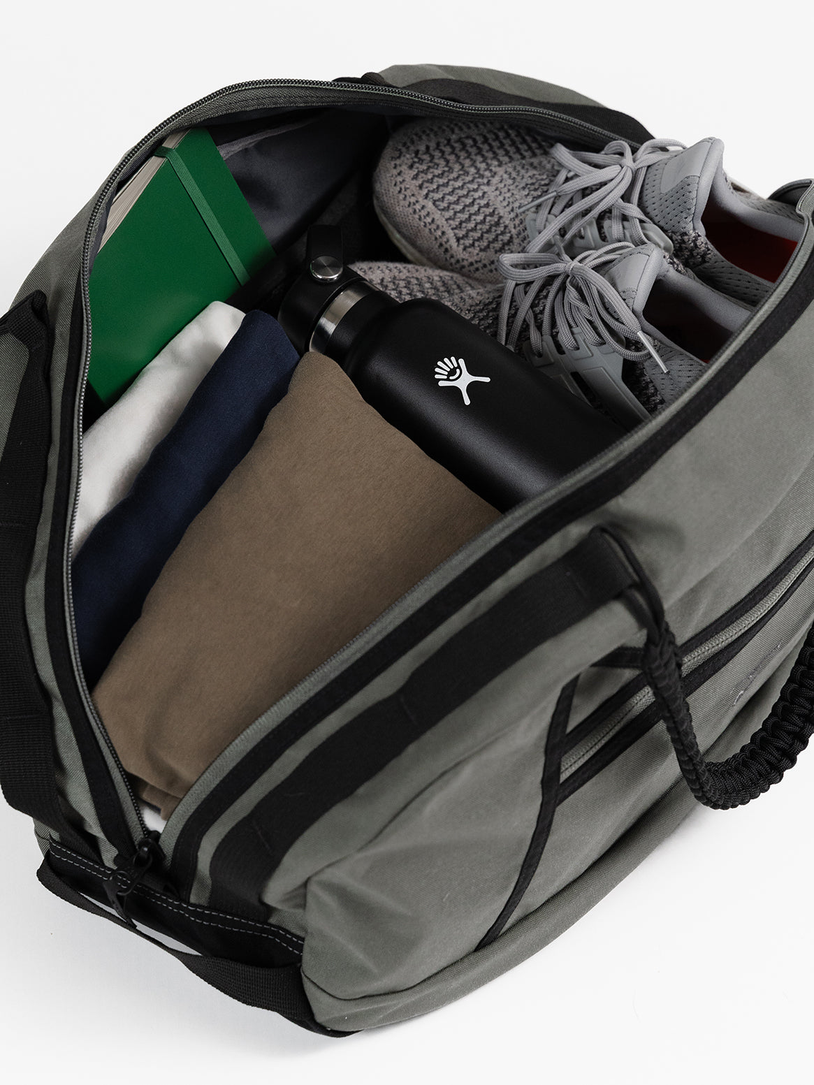 MILTHREAD Grit Duffel 25L travel bag features wide access and ample  storage