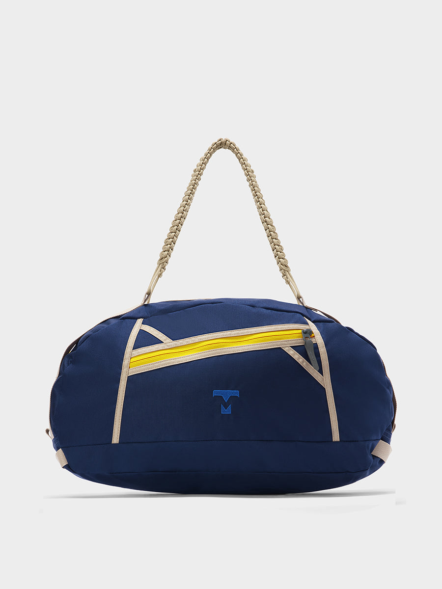 Grit duffle in midnight tabletop in front view