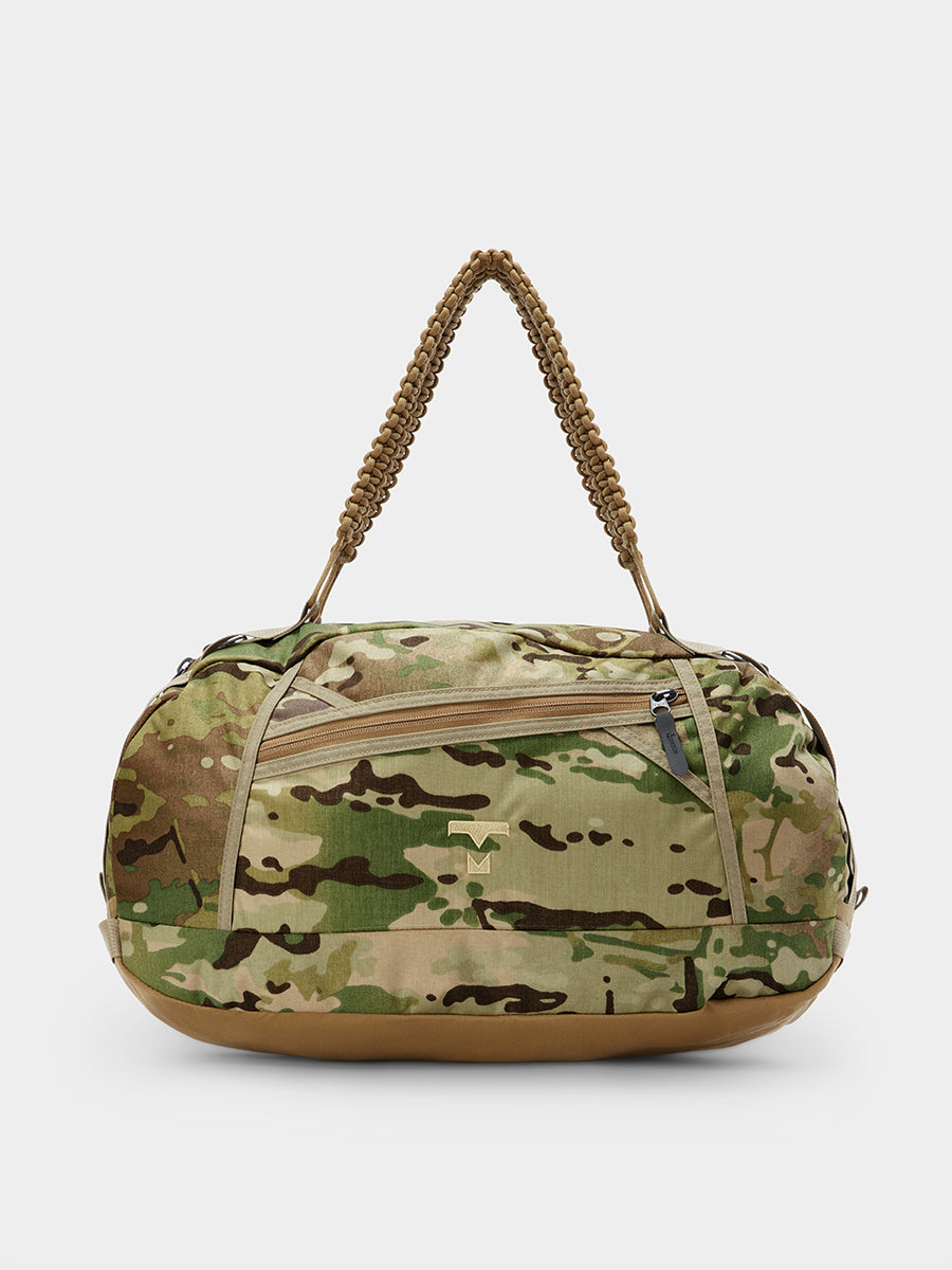 Grit duffle in multicam tabletop in front view