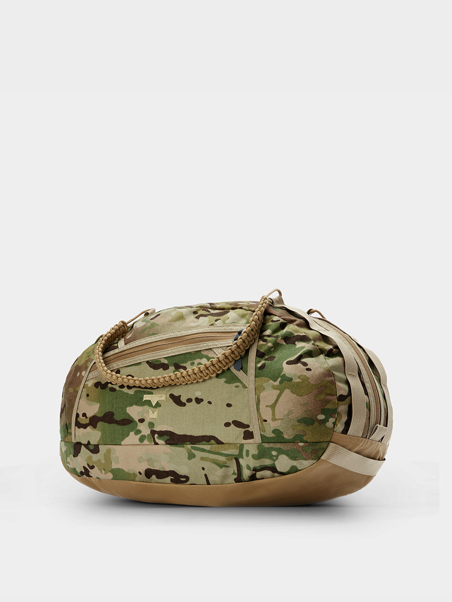 Grit duffle in multicam tabletop in front 45 degree view