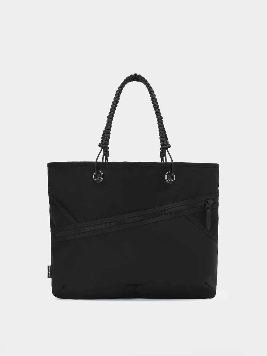 Zing tote in black tabletop in front view