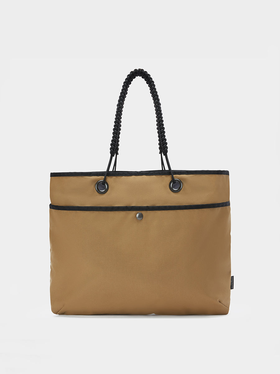 Zing tote in coyote brown in back view